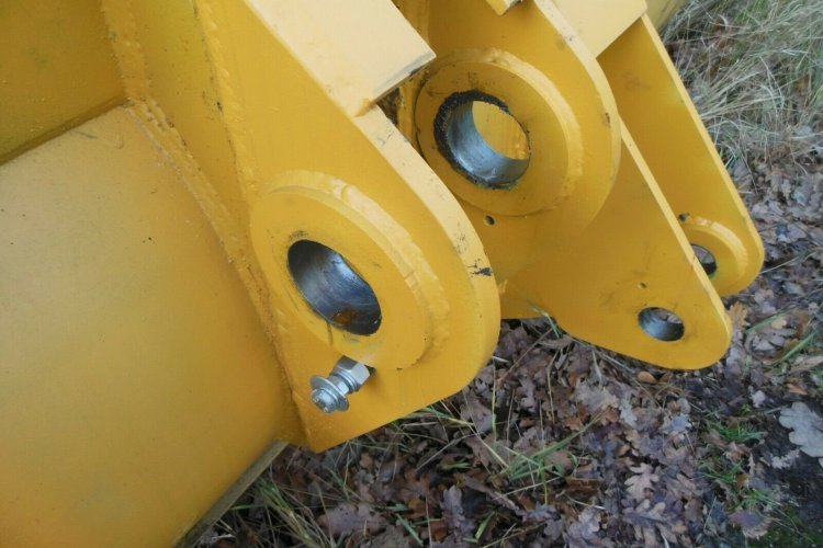 VOLVO 120L - Lžíce 3,8m3