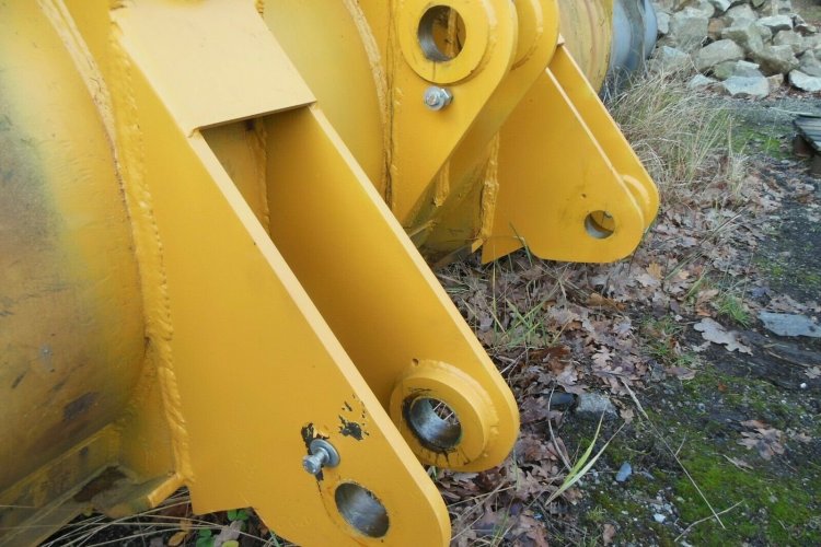 VOLVO 120L - Lžíce 3,8m3