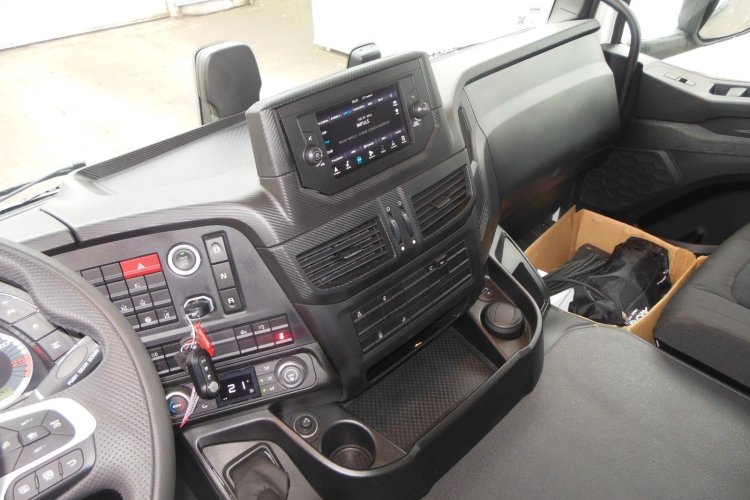 IVECO X-WAY,280X46,TNH 20,SKLADEM