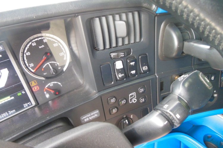 SCANIA R520, V8, TOP STAV!!