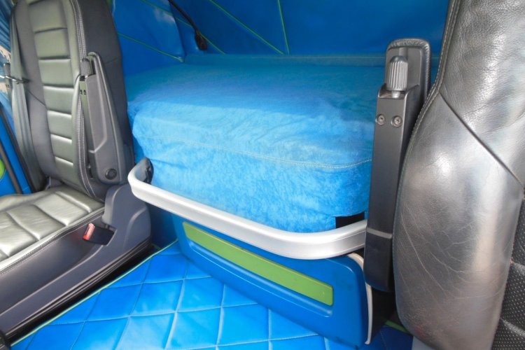 SCANIA R520, V8, TOP STAV!!