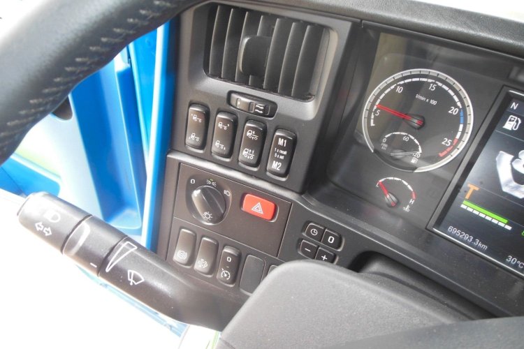 SCANIA R520, V8, TOP STAV!!