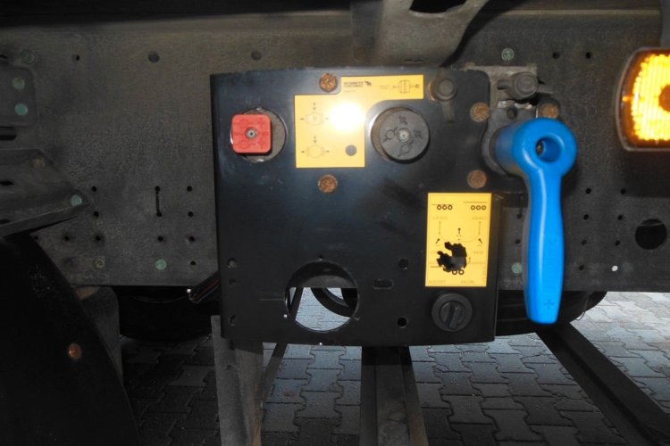 Schmitz SCB, Paletový koš, Zvedačka návěs pro nákladní