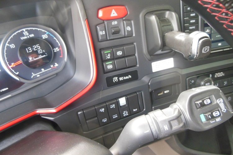 SCANIA R580, 8x4, Sklápěč S2, Palfinger PK19