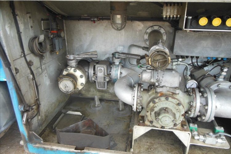 Willig-Haller, 24.589 l, 4 komory návěs pro nákladní přepravu