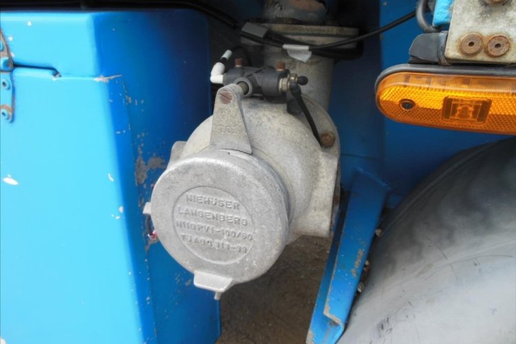 Willig-Haller, 24.589 l, 4 komory návěs pro nákladní přepravu