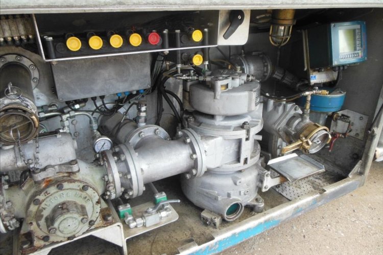 Willig-Haller, 24.589 l, 4 komory návěs pro nákladní přepravu