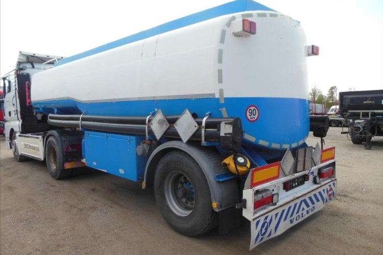 Willig-Haller, 24.589 l, 4 komory návěs pro nákladní přepravu