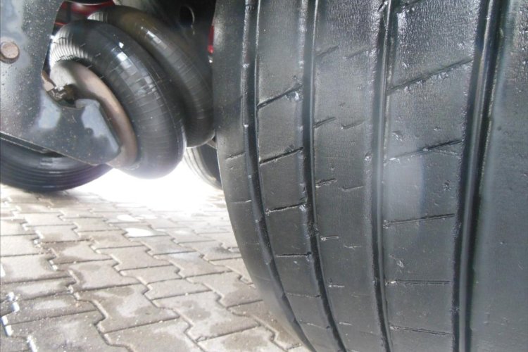 Schwarzmüller KIS 3/E, SAF, 49m3, Nápravy 9t