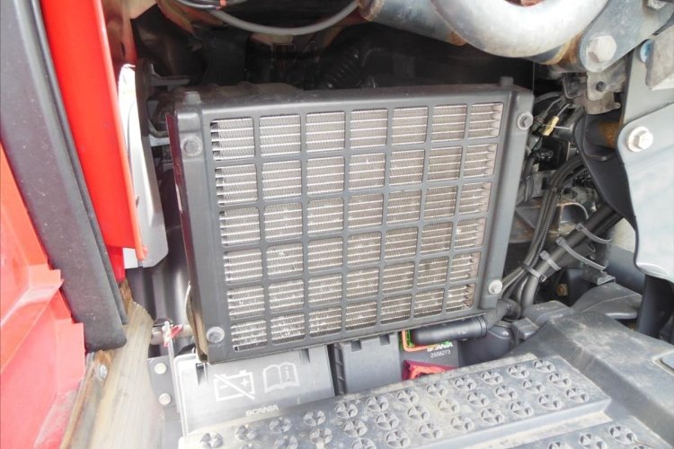 SCANIA R450 LowDeck, Retarder, Nezávislá klima