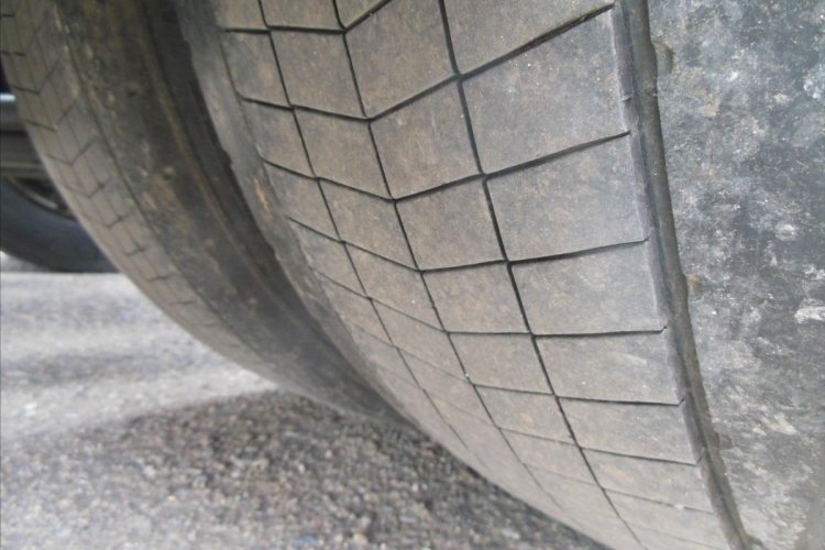 SCANIA R450 LowDeck, Retarder, Nezávislá klima