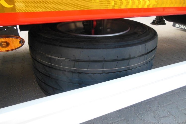 Kässbohrer K.SPA M 3, MEGA-PLATO-TELESKOP