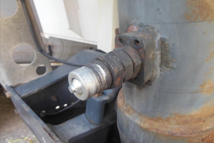 Schmitz SKI 24, 51m3, Nápravy 9t