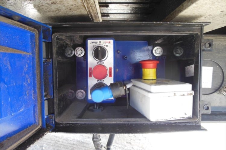 FLIEGL SDS 390, 95m3, SAF, 2 KUSY SKLADEM návěs pro nákladní