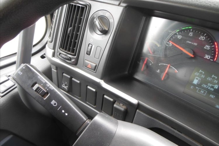 Volvo FM 410, 6x2, sklápěč S3, Hiab 211