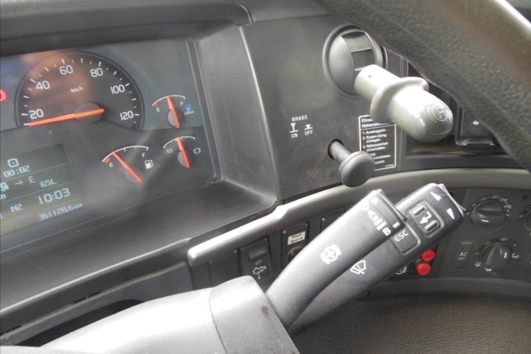 Volvo FM 410, 6x2, sklápěč S3, Hiab 211