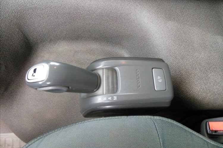 Volvo FM 410, 6x2, sklápěč S3, Hiab 211