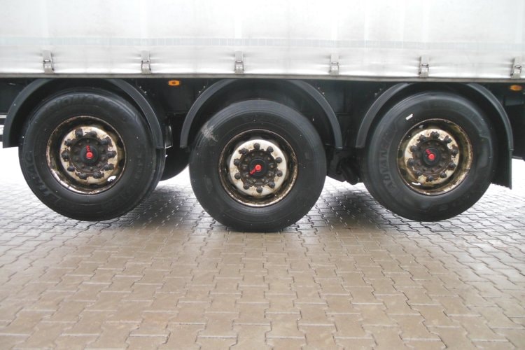 Schwarzmüller SPA 3/E, SAF, 2x zvedací náprava