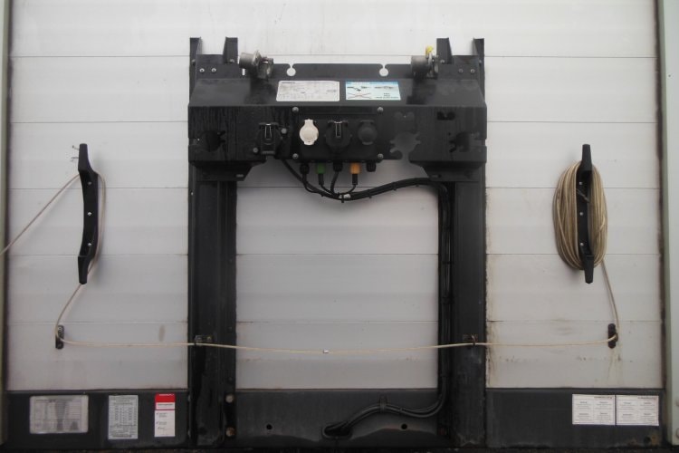 Schwarzmüller SPA 3/E, SAF, 2x zvedací náprava