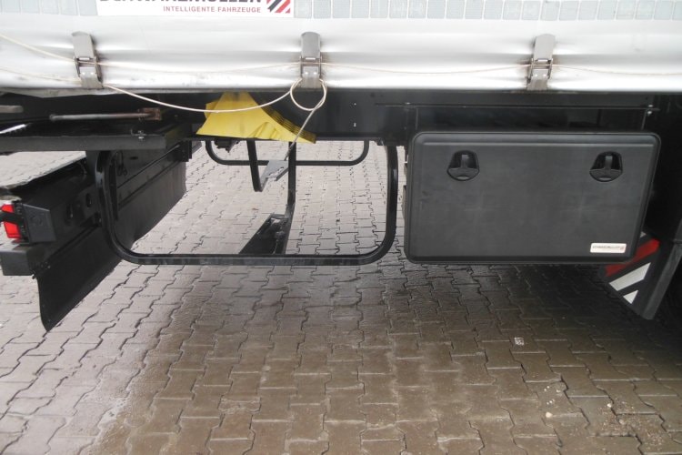 Schwarzmüller SPA 3/E, SAF, 2x zvedací náprava