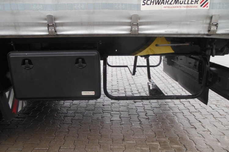 Schwarzmüller SPA 3/E, SAF, 2x zvedací náprava