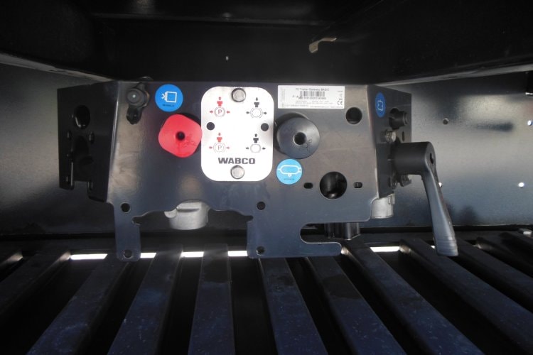 Kögel SN24, ADR, Bočnice, Přizvedávání stropu