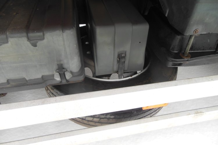 Iveco EuroCargo 120E21, hákový nosič kontejnerů