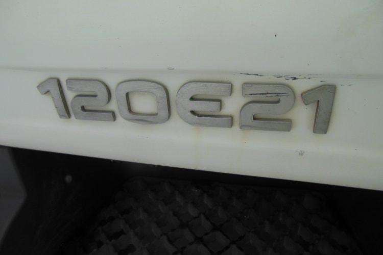 Iveco EuroCargo 120E21, hákový nosič kontejnerů