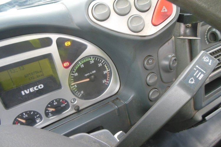 Iveco EuroCargo 120E21, hákový nosič kontejnerů