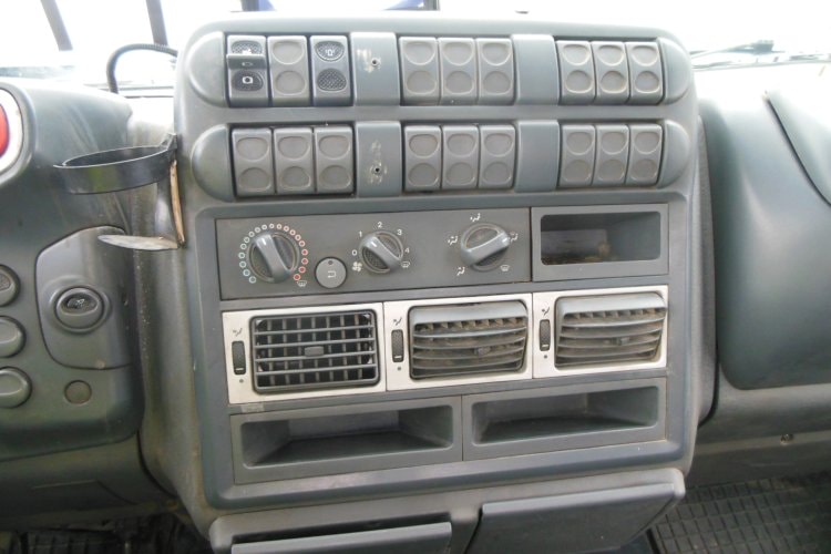 Iveco EuroCargo 120E21, hákový nosič kontejnerů