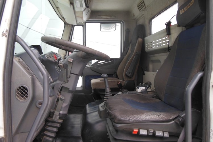 Iveco EuroCargo 120E21, hákový nosič kontejnerů