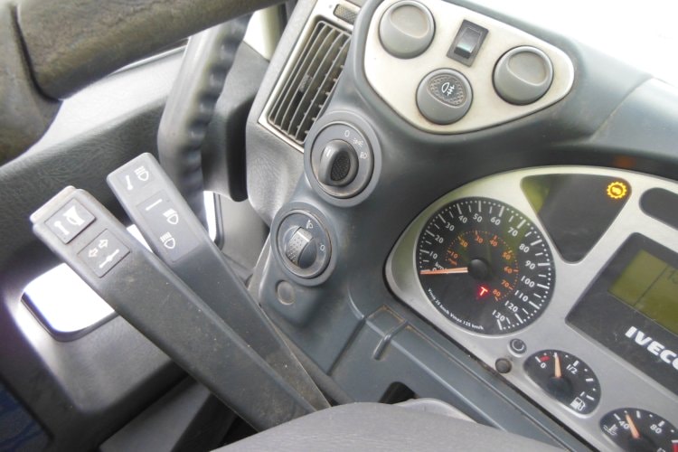 Iveco EuroCargo 120E21, hákový nosič kontejnerů