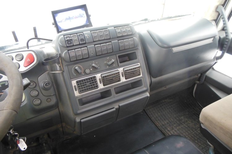 Iveco EuroCargo 120E21, hákový nosič kontejnerů