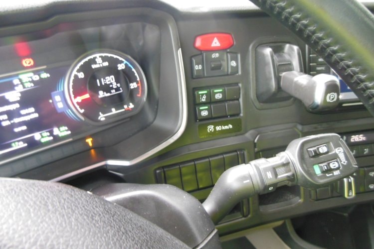 Scania S500 LowDeck, Nezávislá klima, Retarder