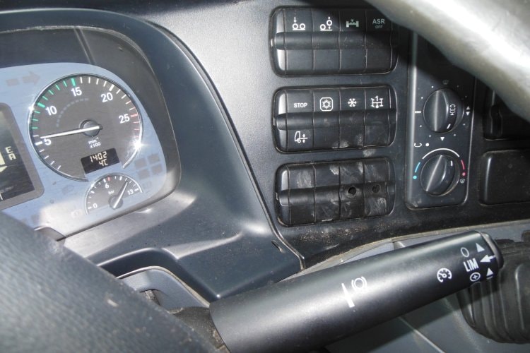 Mercedes Benz 2546 Actros, 6x2, podvozek