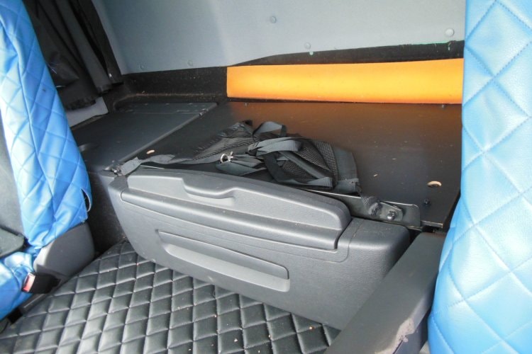 Mercedes Benz 2546 Actros, 6x2, podvozek