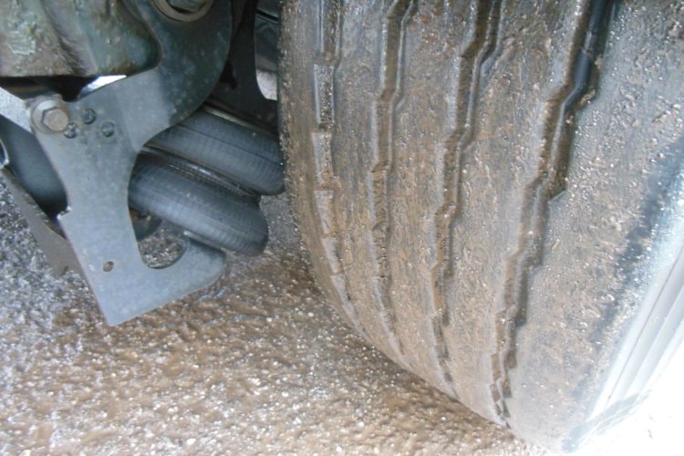 Schwarzmüller SPA 3/E, COIL MULDE, SAF, Zvedací náprava