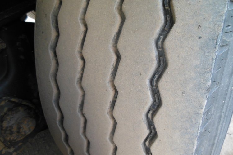 Wielton NS-3, SAF, Zvedací náprava