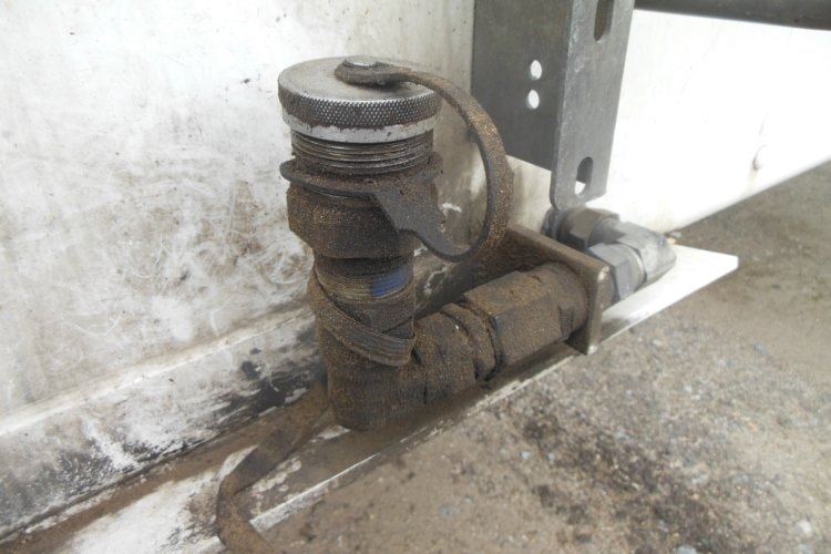 BODEX KIS 3F, Zvedací náprava, Nápravy 9t, Levá strana vrata