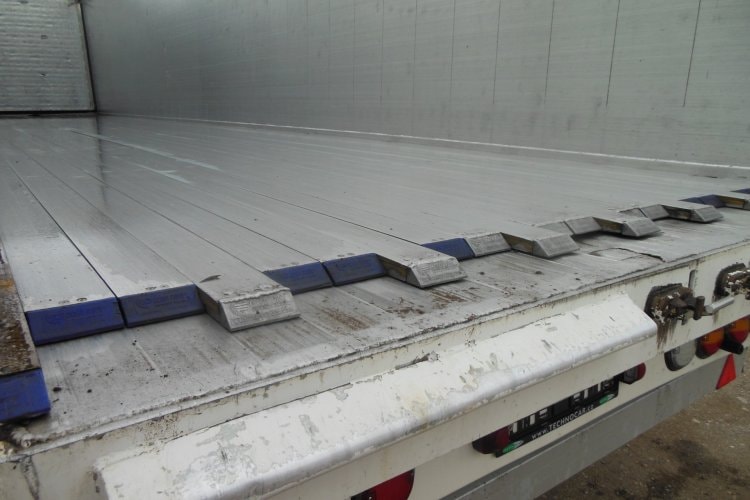 BODEX KIS 3F, Zvedací náprava, Nápravy 9t, Levá strana vrata