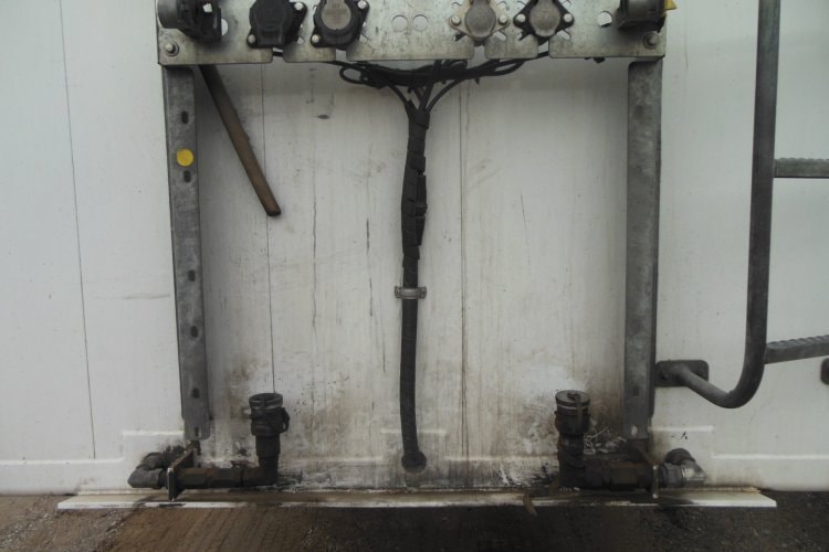 BODEX KIS 3F, Zvedací náprava, Nápravy 9t, Levá strana vrata