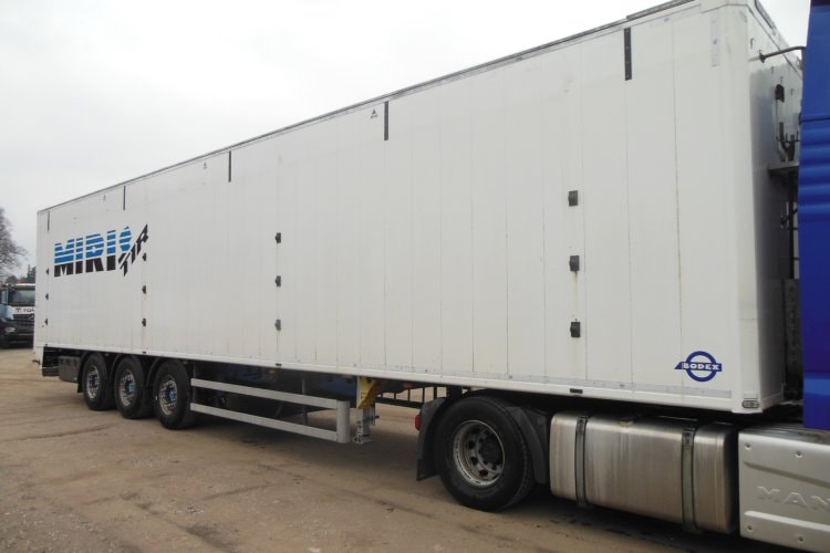 BODEX KIS 3F, Zvedací náprava, Nápravy 9t, Levá strana vrata