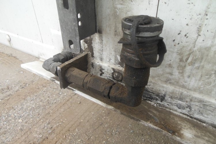 BODEX KIS 3F, Zvedací náprava, Nápravy 9t, Levá strana vrata