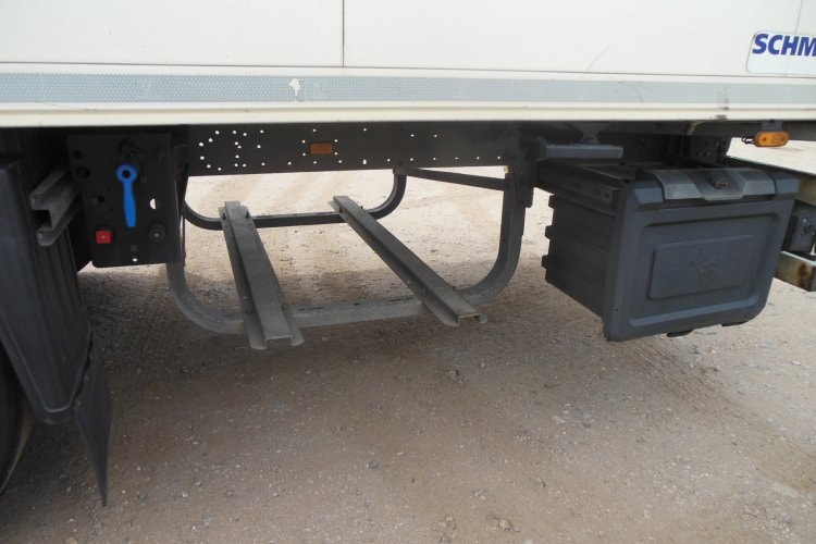 Schmitz SKO 24, Přička, Dvouvýparník, Carrier Maxima 1300 MT