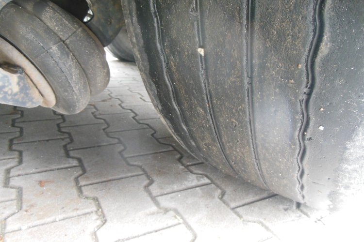 Schmitz SCS 24/L, Zvedací náprava