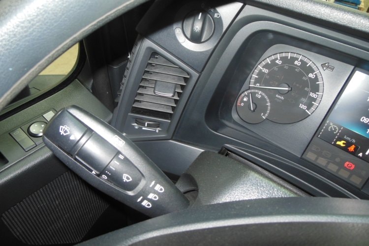Mercedes Benz 1832 Arocs, ADR, Cisterna pro přepravu nafty + AD Blue