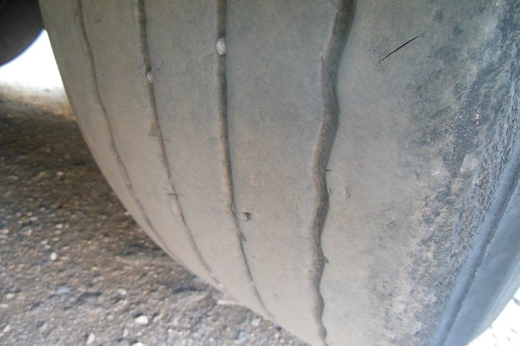 Schmitz SCS 24/L, Zvedací náprava