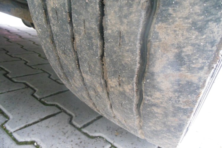 Iveco EuroCargo 180E32, Valník 9,3 m - 23 Palet