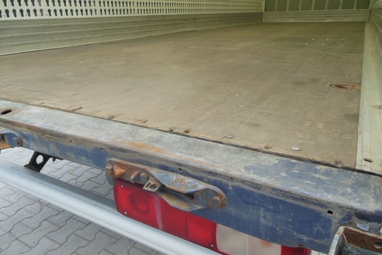 Renault T460, Skříň na transport oblečení