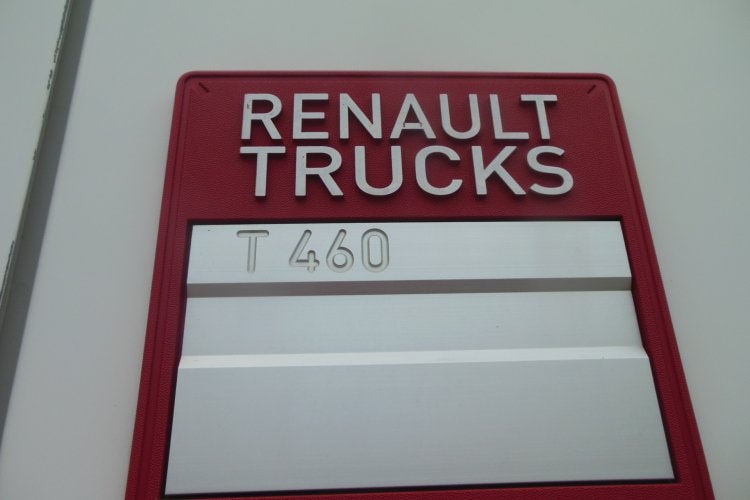 Renault T460, Skříň na transport oblečení